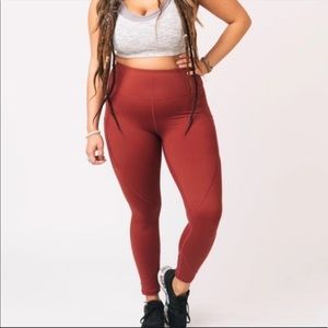 Zyia | Pocket Light n Tight Hi-Rise 7/8 legging